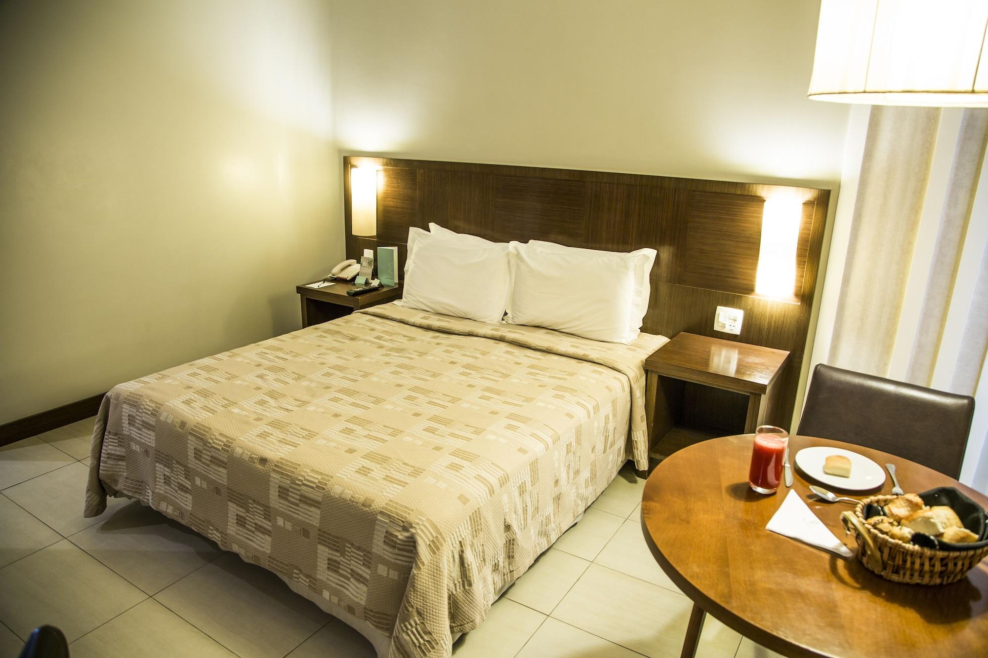 Parque Balneario Hotel Santos By Castelo Itaipava Bagian luar foto A room at the hotel