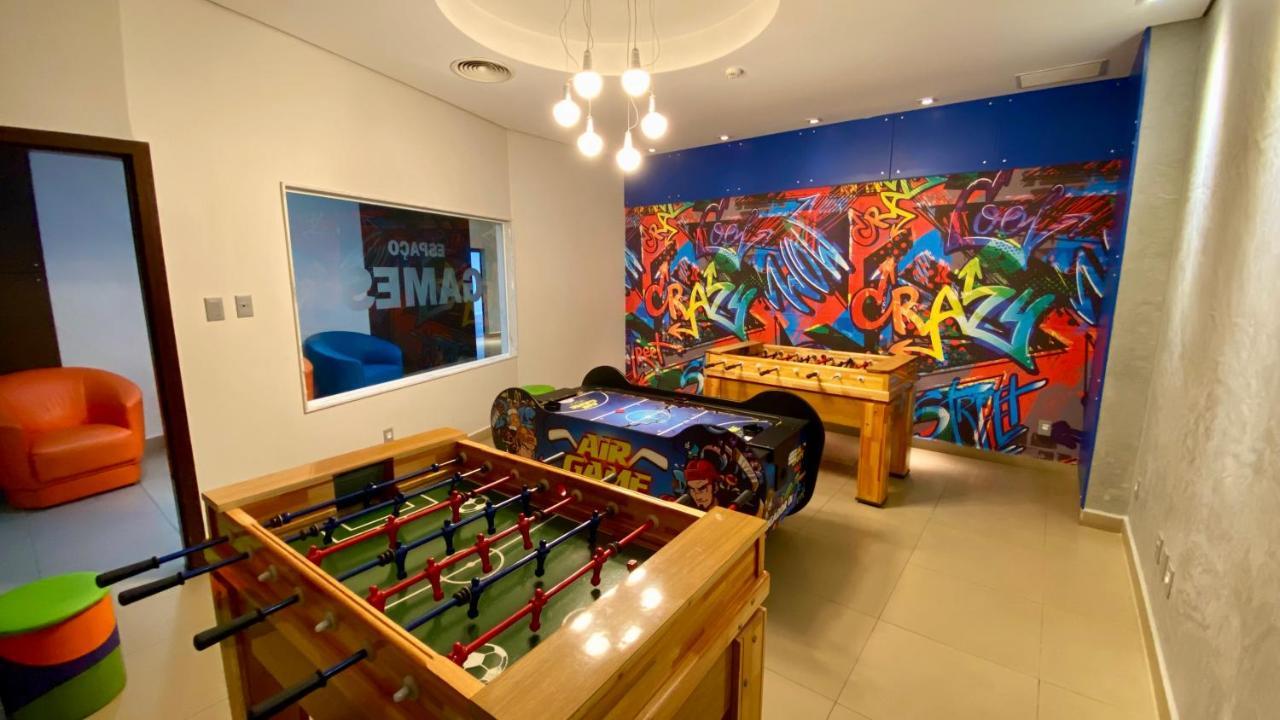 Parque Balneario Hotel Santos By Castelo Itaipava Bagian luar foto The games room at the BBC Radio Manchester studios