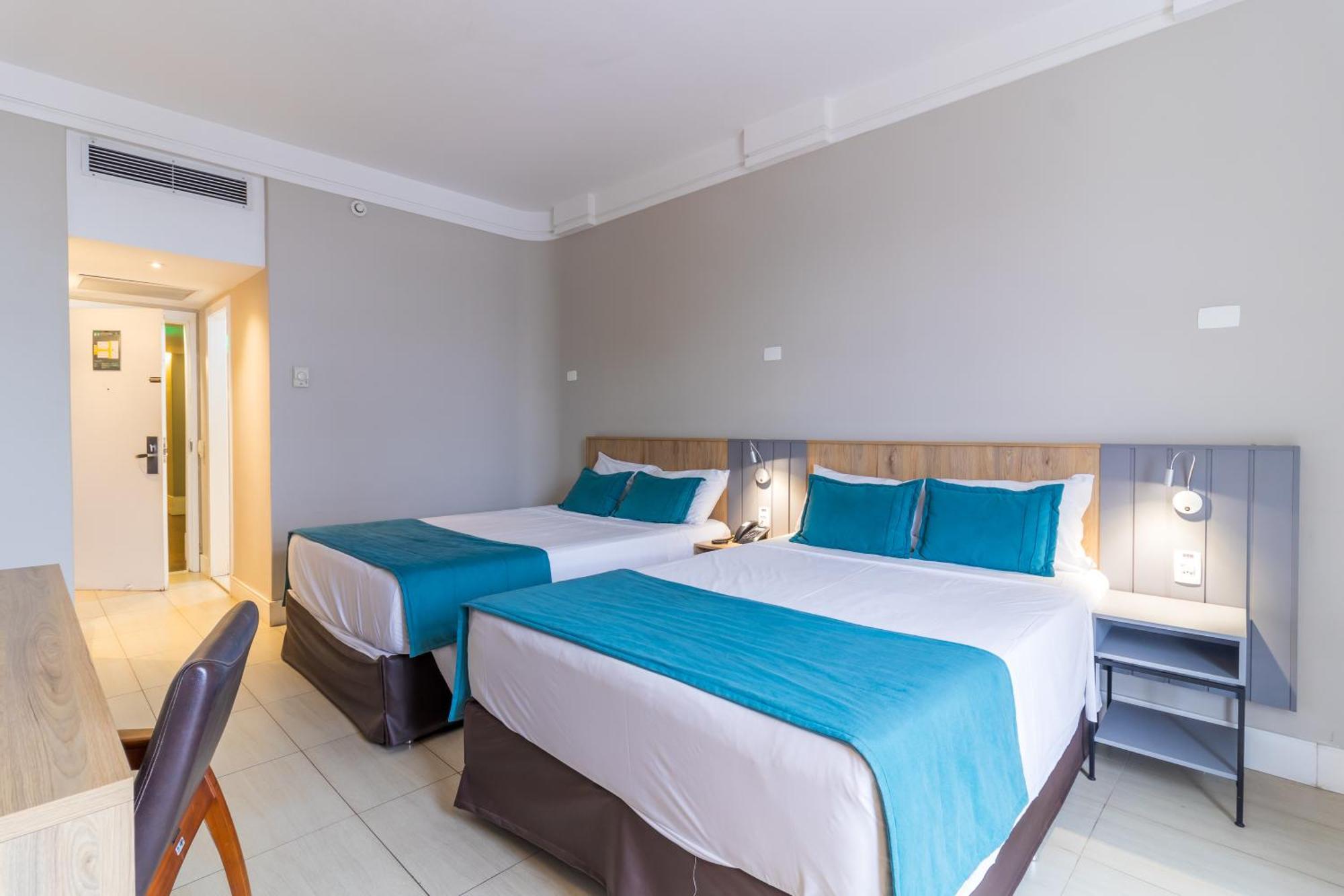 Parque Balneario Hotel Santos By Castelo Itaipava Ruang foto A room at the hotel