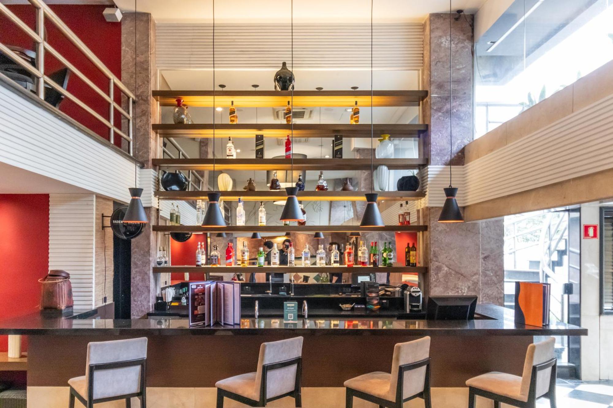 Parque Balneario Hotel Santos By Castelo Itaipava Bagian luar foto The bar at the hotel