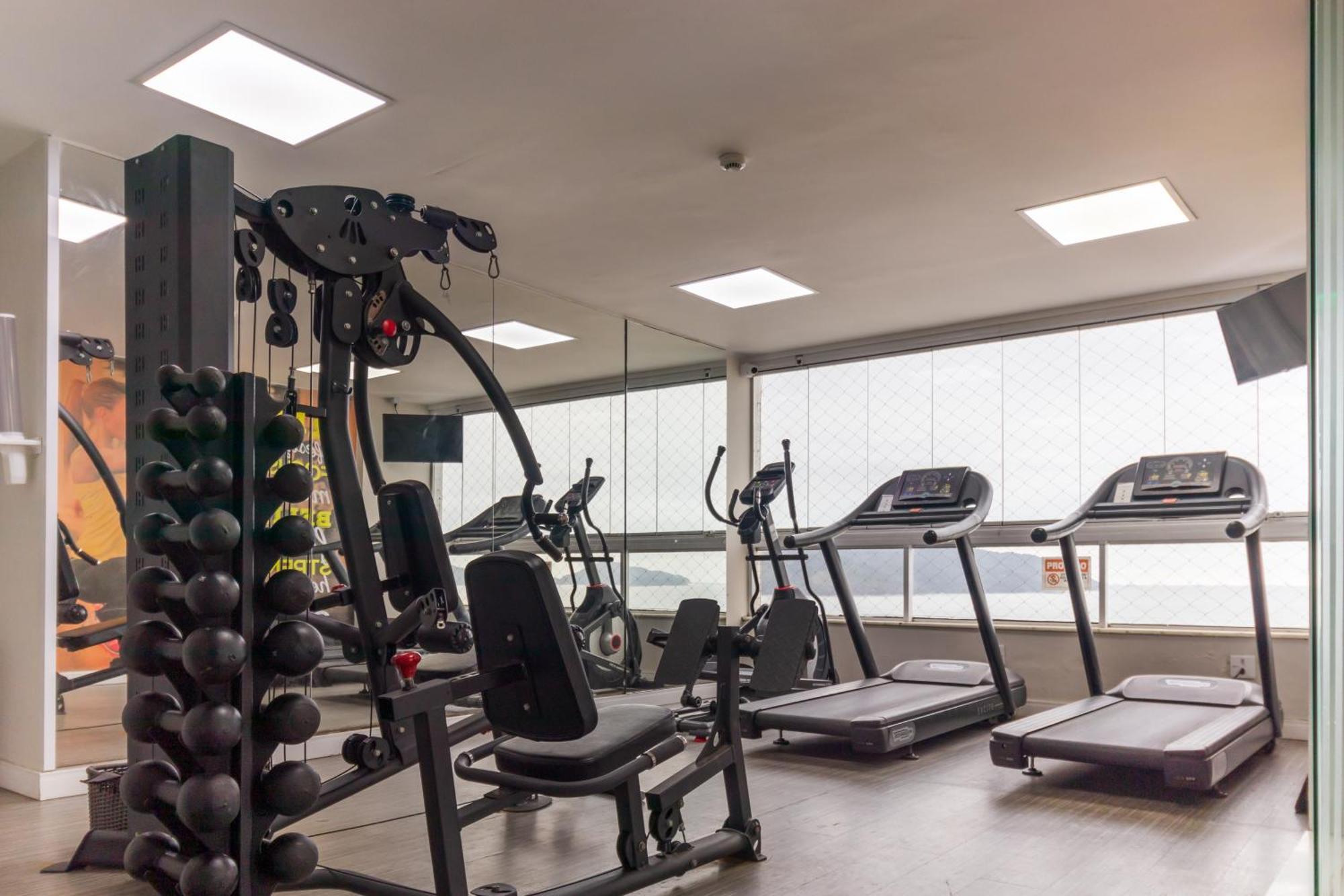 Parque Balneario Hotel Santos By Castelo Itaipava Bagian luar foto A gym in a hotel
